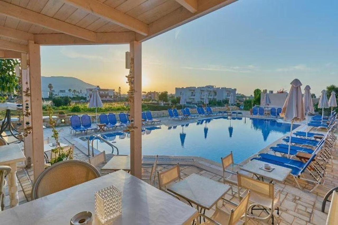 Golden Bay Hotel Apartments マリア エクステリア 写真