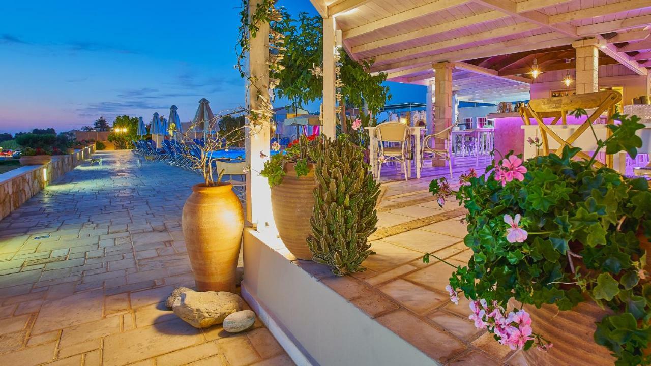 Golden Bay Hotel Apartments マリア エクステリア 写真